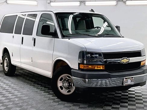 Used 2020 Chevrolet Express 2500 LT w/ LT Preferred Equipment Group image 10