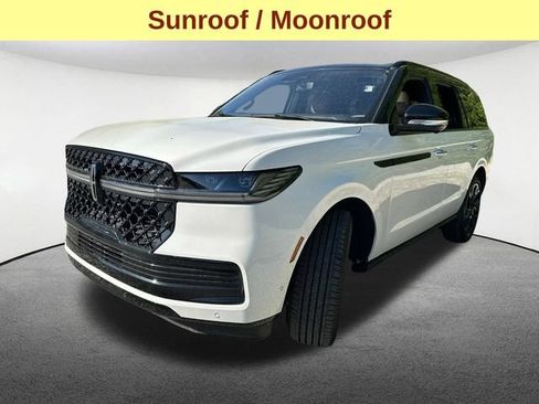 Used 2025 Lincoln Navigator Black Label AWD/4WD image 5