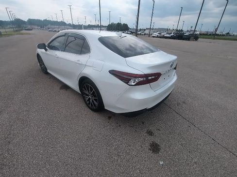 Certified 2023 Toyota Camry XLE FWD image 8