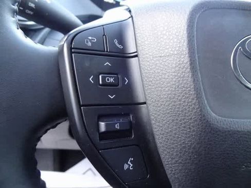 Used 2024 Toyota Prius LE image 11