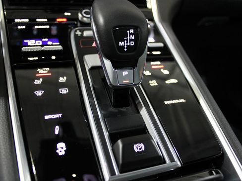 Used 2023 Porsche Panamera Platinum Edition image 48