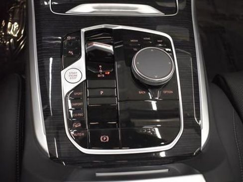 New 2026 BMW X5 M60i w/ Climate Comfort Package AWD/4WD image 31