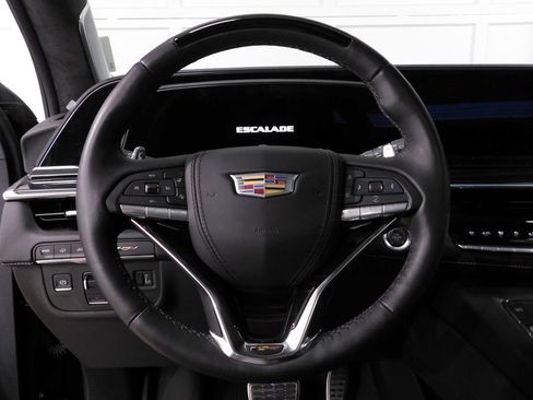 Used 2024 Cadillac Escalade ESV V w/ LPO, Floor Liner Package AWD/4WD image 40