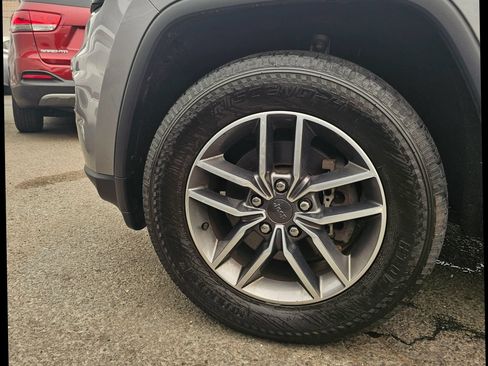 Used 2020 Jeep Grand Cherokee Limited w/ Luxury Group II AWD/4WD image 37