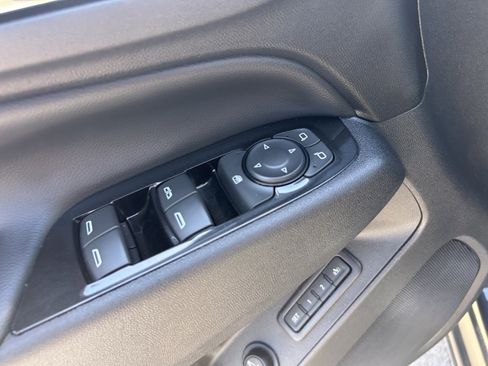 Used 2022 Chevrolet Equinox Premier FWD image 12