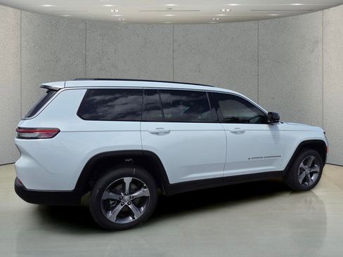 New 2026 Jeep Grand Cherokee L Limited RWD image 4