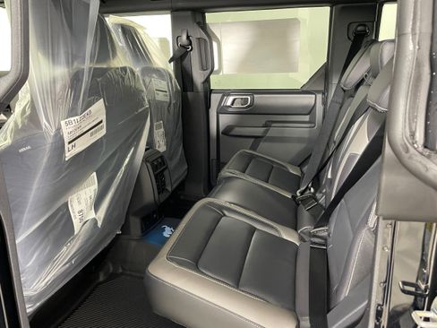 New 2025 Ford Bronco Outer Banks image 4