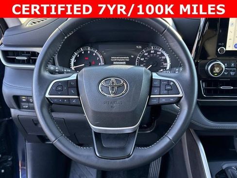 Used 2025 Toyota Highlander LE image 18