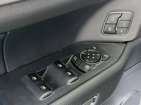 Used 2022 Ford Expedition XLT image 22