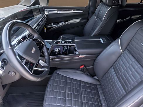 Certified 2025 Cadillac Escalade V AWD/4WD image 9