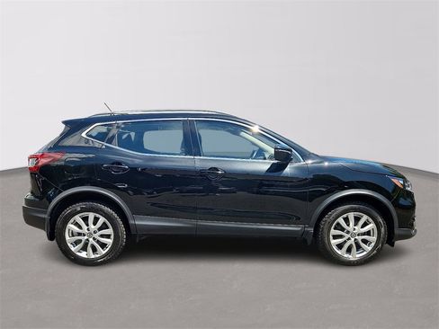 Used 2021 Nissan Rogue Sport SV image 7