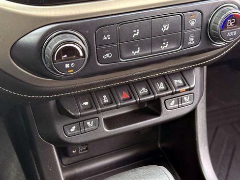 Used 2020 GMC Canyon Denali image 29