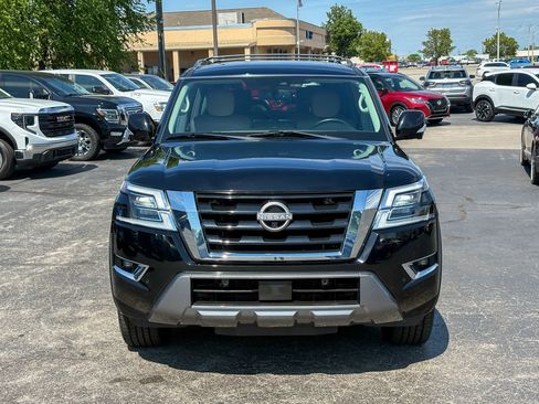 Used 2022 Nissan Armada SL w/ Captain's Chairs Package AWD/4WD image 3