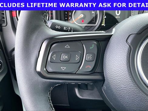 Used 2025 Jeep Wrangler Unlimited Rubicon w/ Convenience Group AWD/4WD image 15