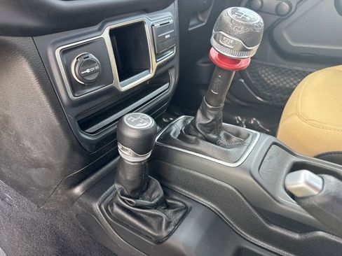 Used 2018 Jeep Wrangler Sport image 22