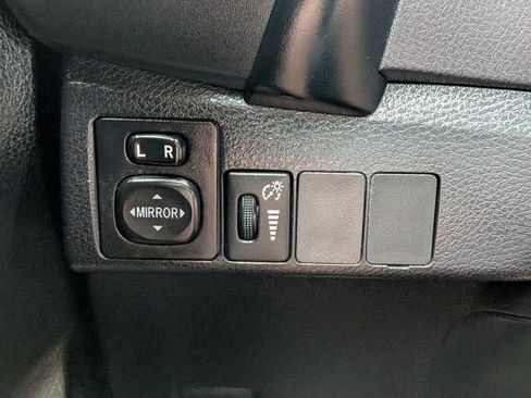 Used 2019 Toyota Corolla L image 25