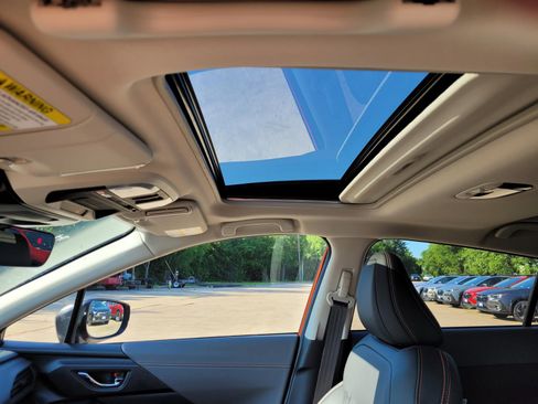 Used 2025 Subaru Crosstrek 2.5i Limited w/ Crosstrek Mirror Package image 14