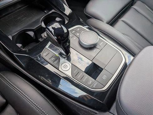 Used 2025 BMW X4 xDrive30i image 16