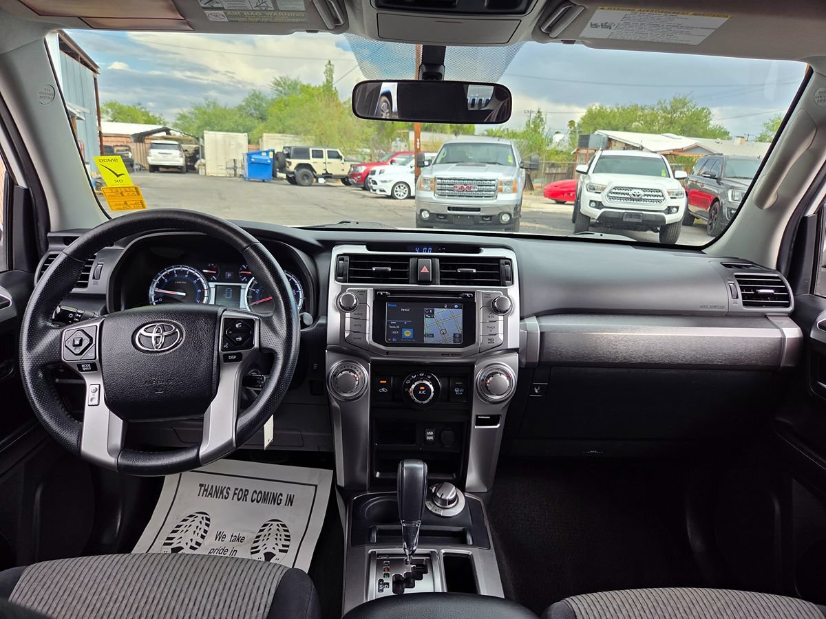 Used 2018 Toyota 4Runner SR5 AWD/4WD image 30