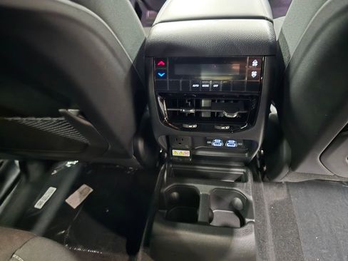 New 2025 Jeep Grand Cherokee L Laredo w/ Luxury Tech Group I AWD/4WD image 32
