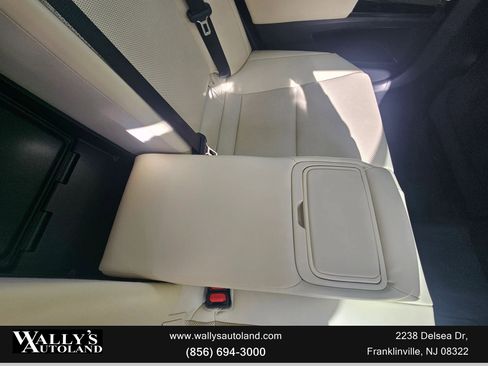 Used 2022 Lexus ES 300h w/ Premium Package image 36