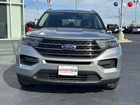 Used 2020 Ford Explorer XLT w/ Comfort Package RWD image 2