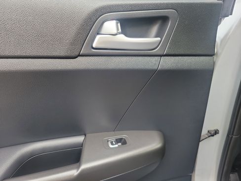 Used 2022 Kia Sportage LX image 22