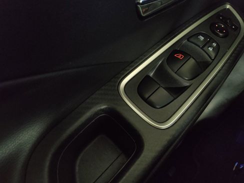 Used 2021 Nissan Versa SR w/ Electronics Package FWD image 27