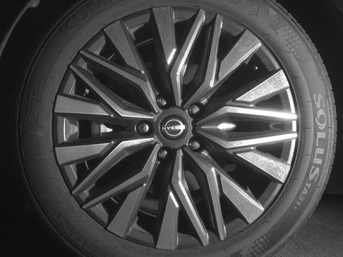 Used 2025 Nissan Altima 2.5 SV image 12