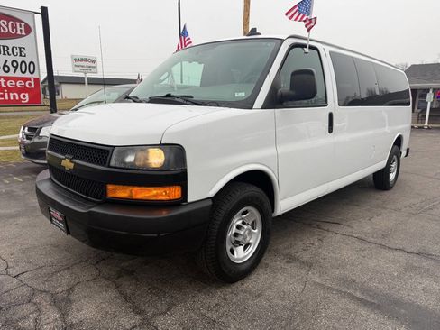 Used 2019 Chevrolet Express 3500 LS image 2