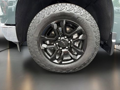 Certified 2025 Chevrolet Silverado 1500 LT w/ Z71 Off-Road Package AWD/4WD image 10