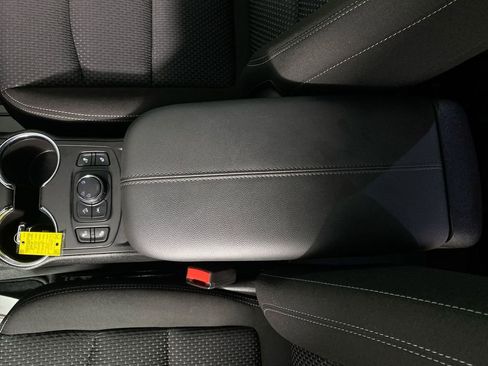 Certified 2024 GMC Terrain SLE w/ Driver Convenience Package AWD/4WD image 20