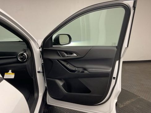 New 2026 Chevrolet Equinox LT w/ LPO, Floor Liner Package FWD image 21