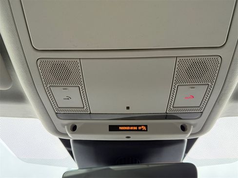 Used 2020 Land Rover Range Rover Evoque S image 19