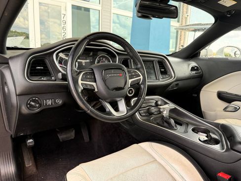 Used 2016 Dodge Challenger SXT Plus RWD image 19