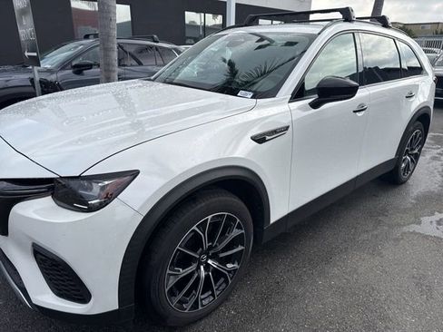 Certified 2025 MAZDA CX-70 Plug-In Hybrid w/ Premium Plus AWD/4WD image 2