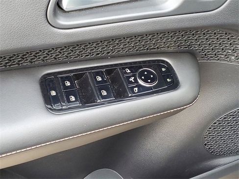 Certified 2023 Nissan Ariya FWD image 6