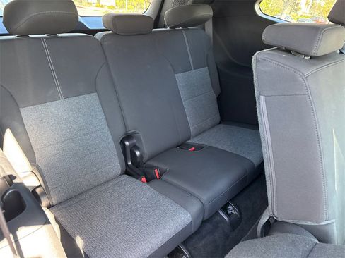 Used 2025 GMC Acadia Elevation image 6