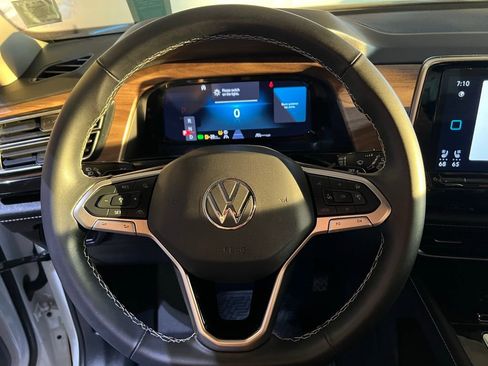 Used 2024 Volkswagen Atlas SE image 21