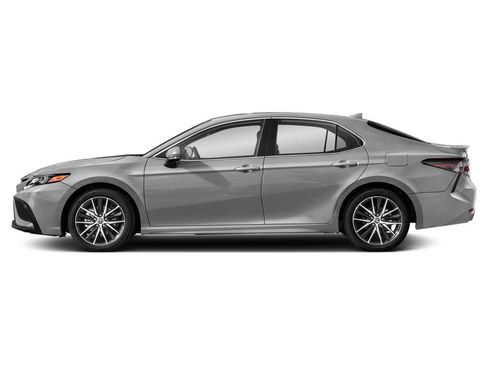 Used 2023 Toyota Camry SE w/ Cold Weather Package FWD image 3