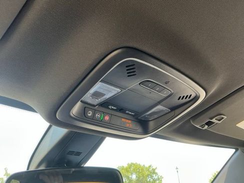 Used 2023 Chevrolet Traverse LT FWD image 30