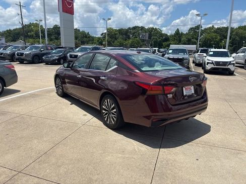 Used 2025 Nissan Altima 2.5 SV FWD image 5