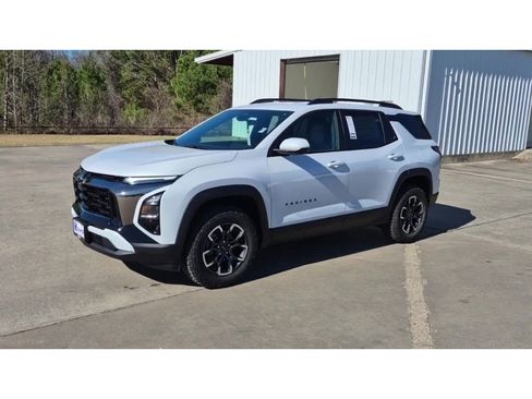 New 2026 Chevrolet Equinox ACTIV w/ Safety and Technology Package image 4