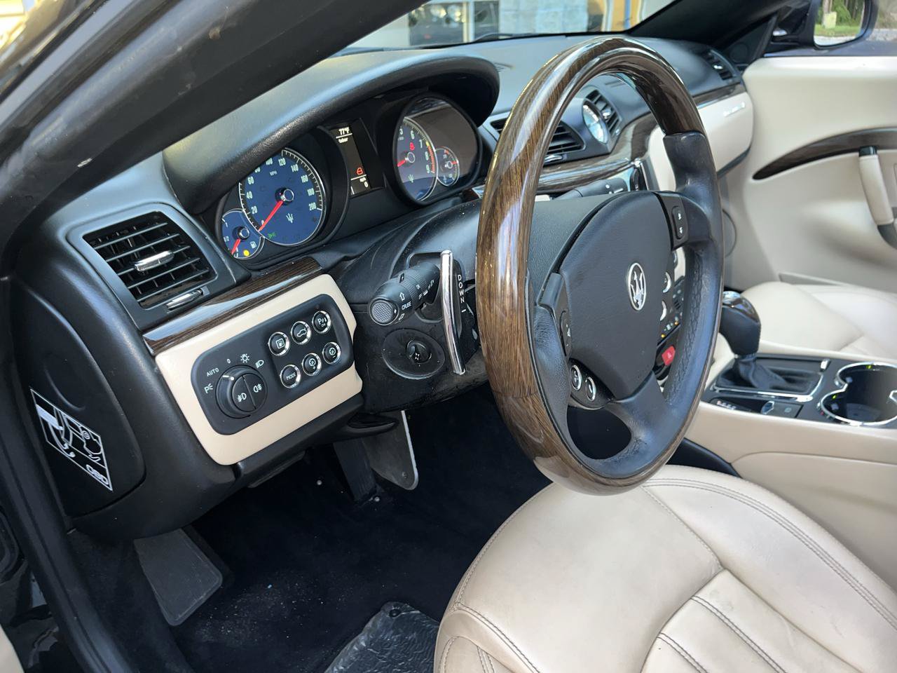 Used 2012 Maserati GranTurismo Convertible RWD image 28