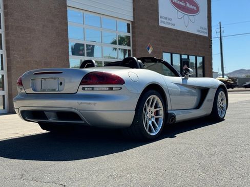 Used 2003 Dodge Viper SRT-10 image 4