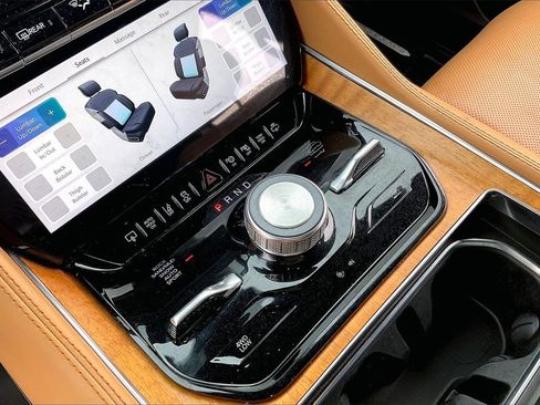 Used 2022 Jeep Grand Wagoneer Series III image 34