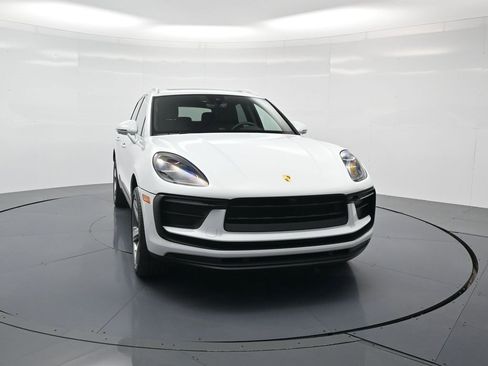Used 2022 Porsche Macan image 33