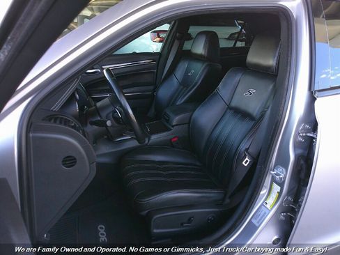 Used 2017 Chrysler 300 S image 17