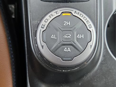 Used 2023 Ford Bronco Outer Banks AWD/4WD image 17