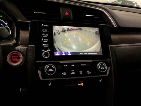 Used 2019 Honda Civic Touring image 5